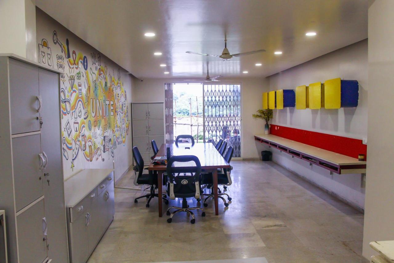 Urban Nomads Pune Riverside Colive Cowork Hostel Exterior photo