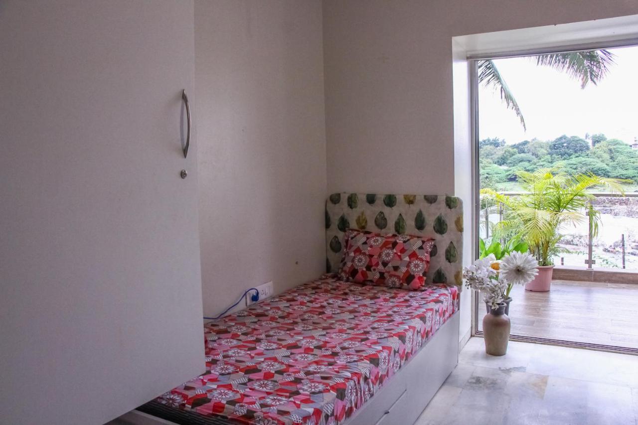 Urban Nomads Pune Riverside Colive Cowork Hostel Exterior photo